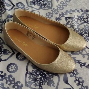 American Eagle Glitter gold flats